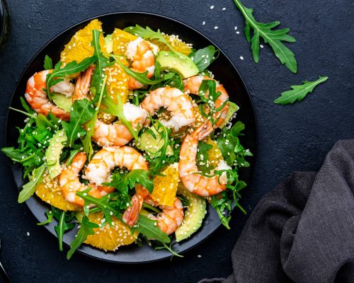 Krabbensalat mit Avocado, Orange, Rucola und Sesam